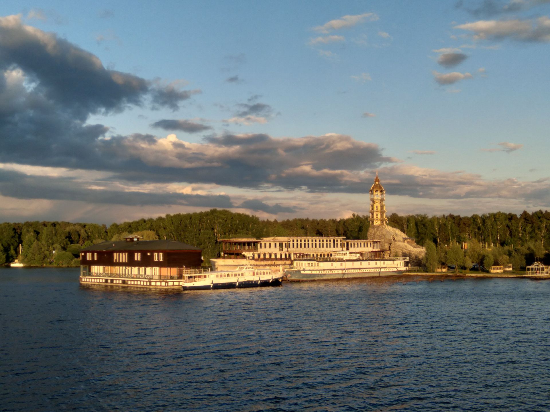 Императорский круиз на теплоходе Volga Dream